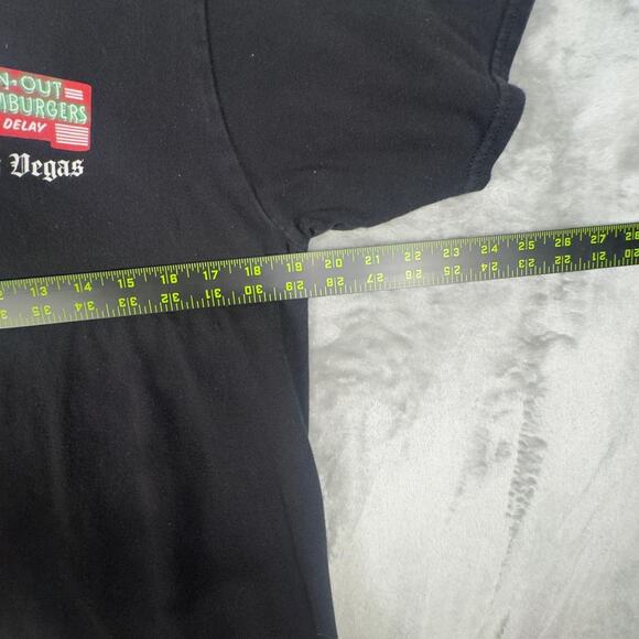 In-N-Out Las Vegas Black Classic Car Graphic T-shirts Size Medium Made in USA - Picture 6 of 7